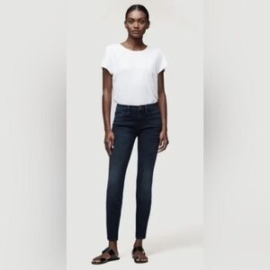 FRAME Le Skinny de Jeanne Midrise Jeans In 29